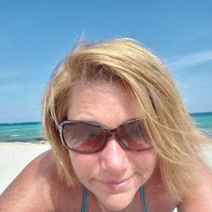 Meet your Posher, Candace